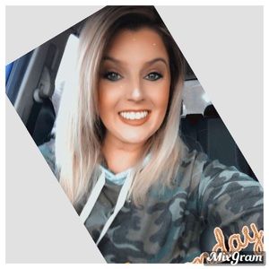 Meet your Posher, Courtney